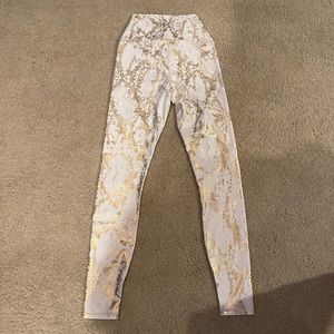 Carbon38 White and Gold Legging